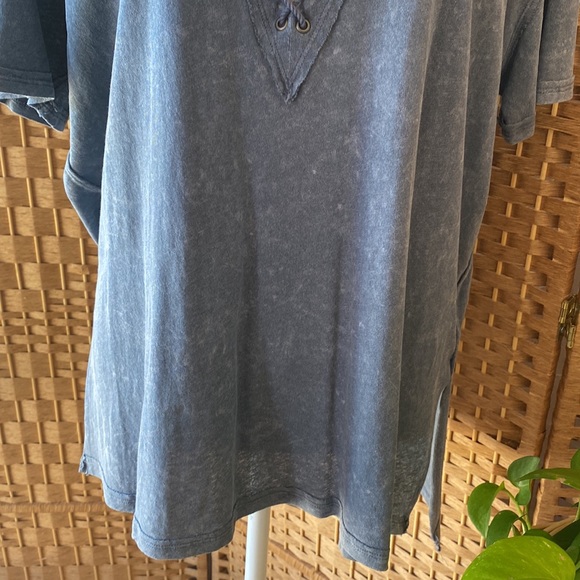 ✌️ NEW‼️ WE THE FREE ✌️FOR FREE PEOPLE ALL TIED UP TEE‼️ - Picture 3 of 9